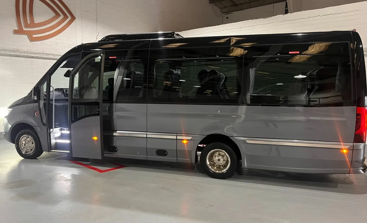 MERCEDES  SPRINTER 2023 (11 x Seater) - Image 2