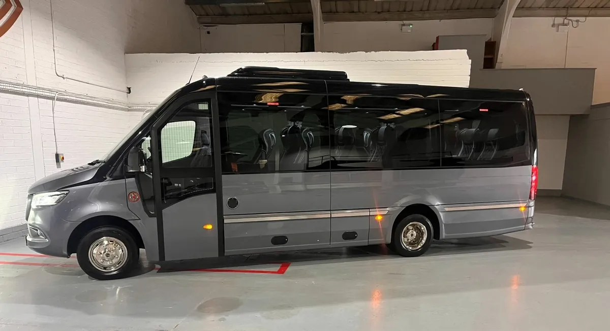 MERCEDES  SPRINTER 2023 (11 x Seater) - Image 3