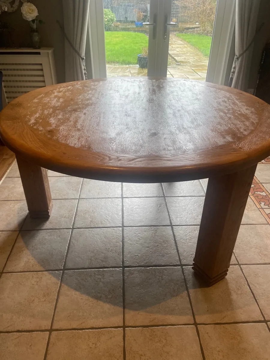 Dining table - Image 1