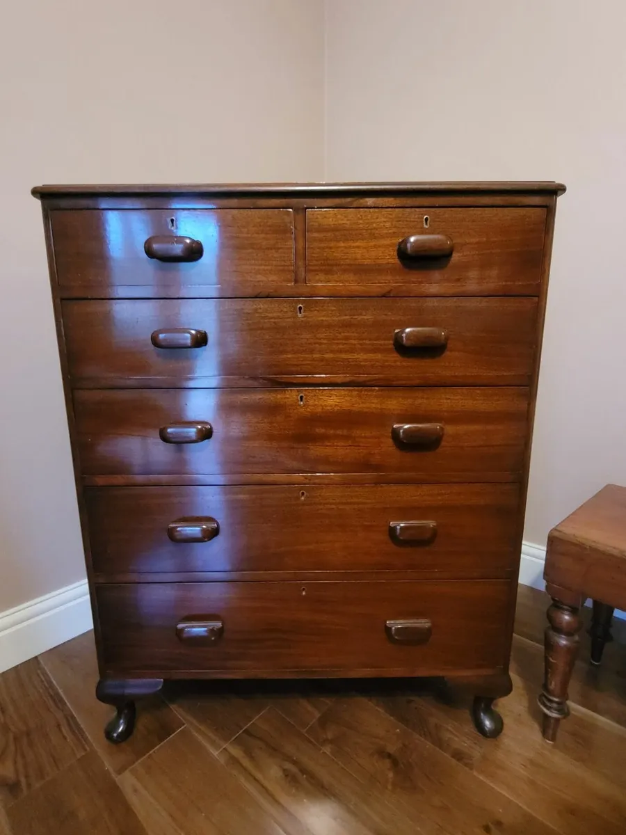 Vintage Mahogany chest of Drawers - Image 1