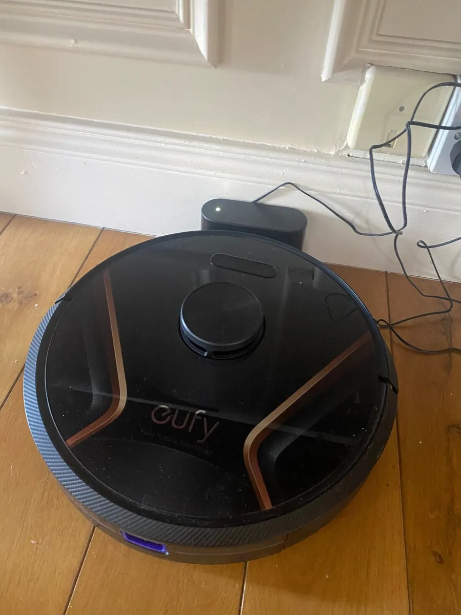 Robot vacuum cleaner