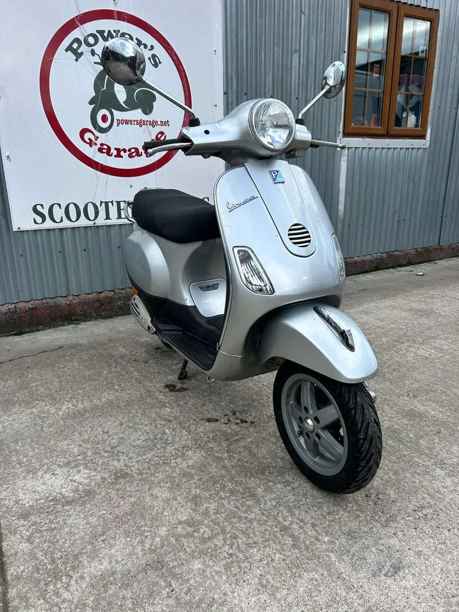 2009 Vespa LX 50 2 stroke model - Image 1