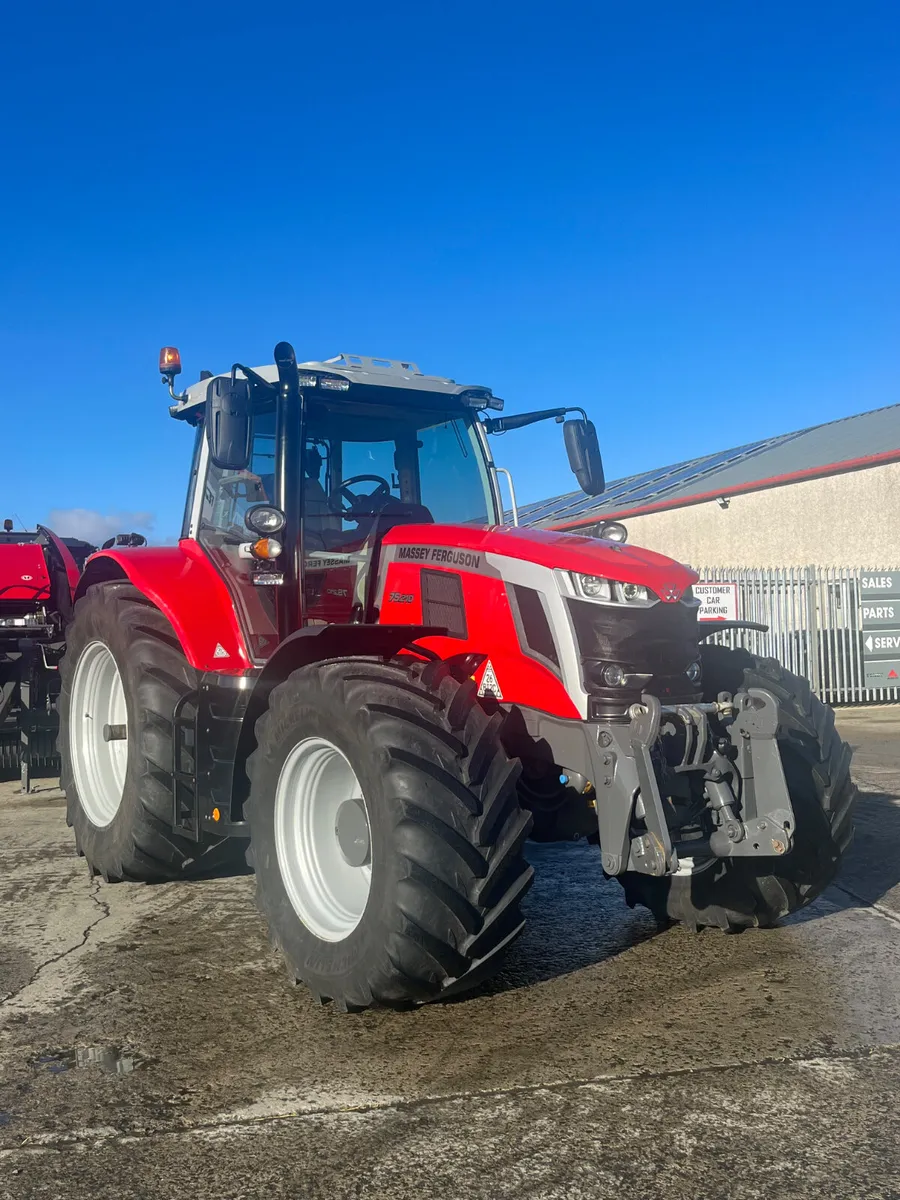 Massey Ferguson 7s.210 - Image 2