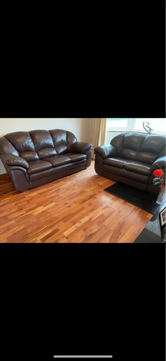 Three & two seater leather sofa - Image 4
