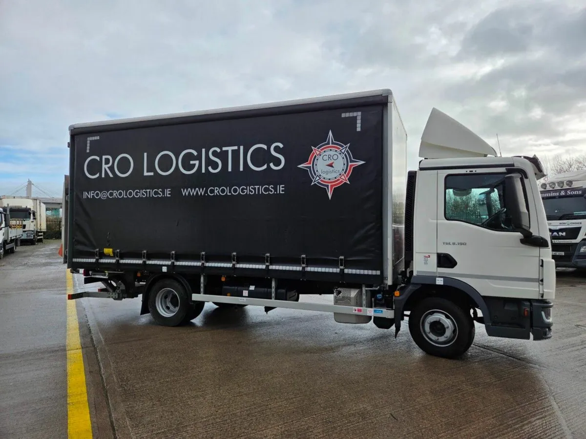 Man TGL 8.190 Curtain Side - Image 2