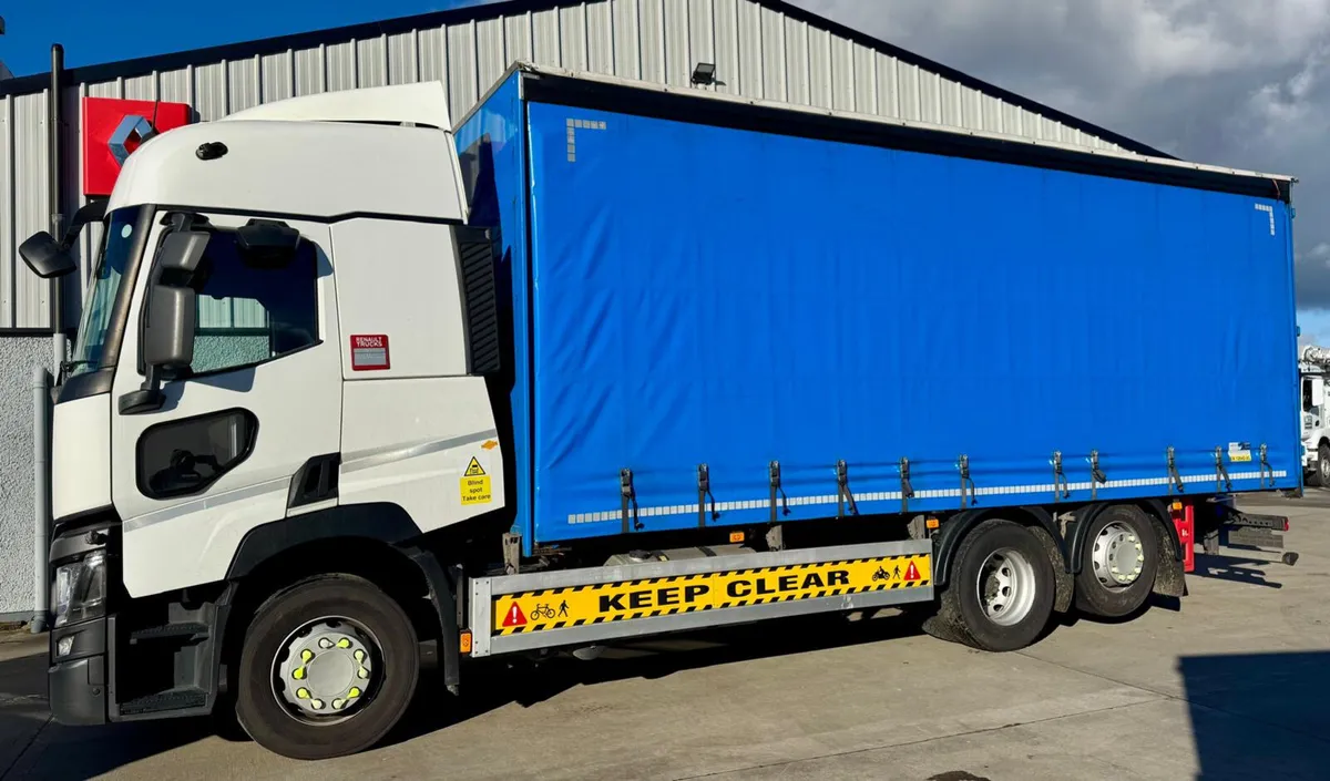 Renault T380 Curtainside - Image 1