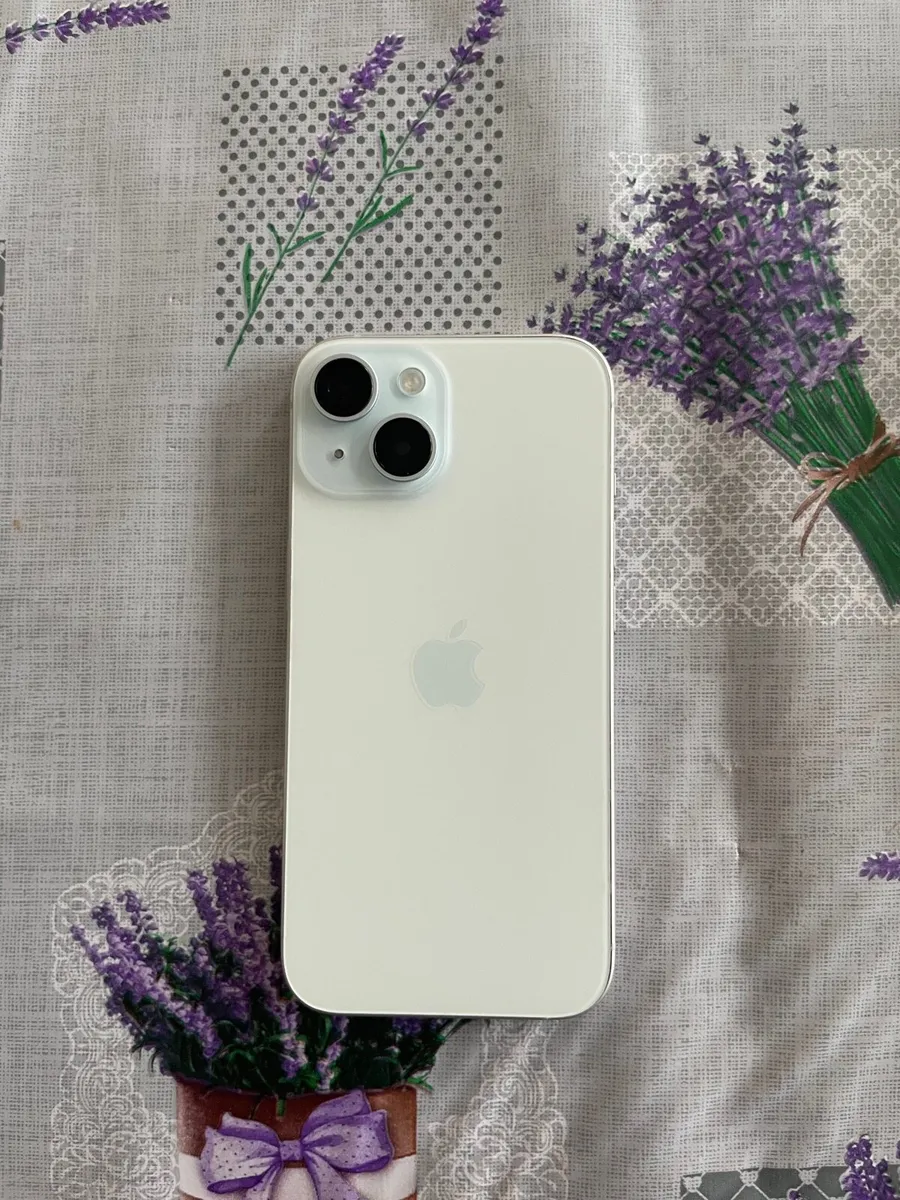 iPhone 15 - Image 2