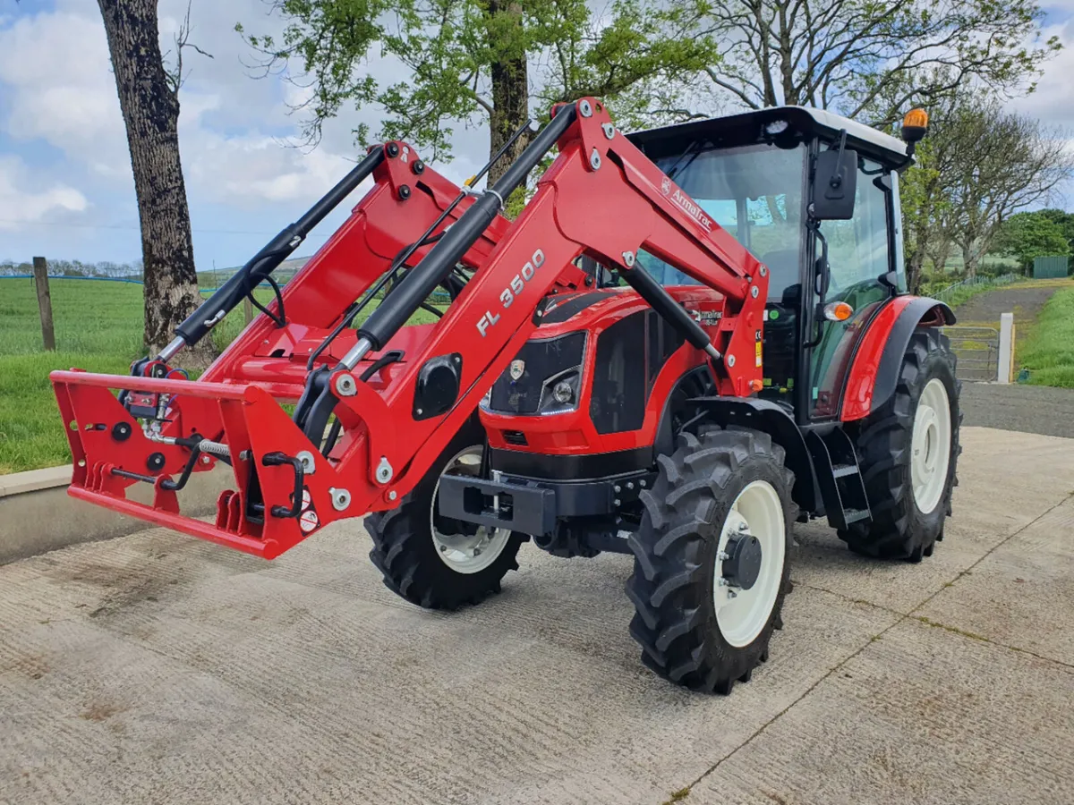 Ex Display ArmaTrac 854 c/w Loader - Image 2