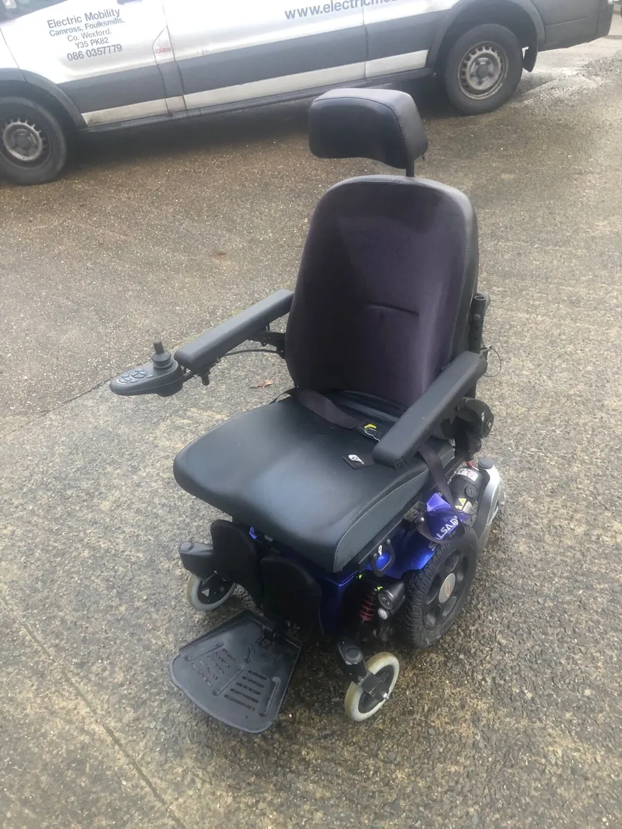 Electric wheelchair - Image 1