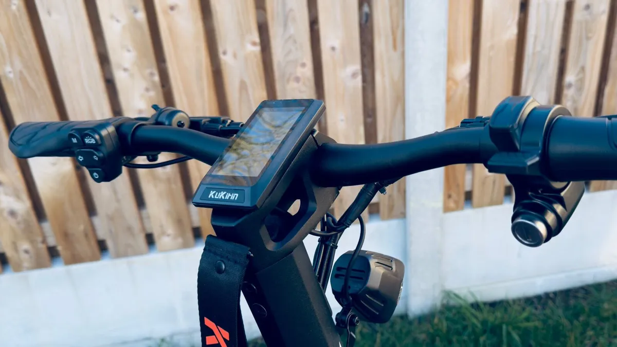 Kukirin T3 E-scooter (USED ONCE FOR REVIEW) - Image 3