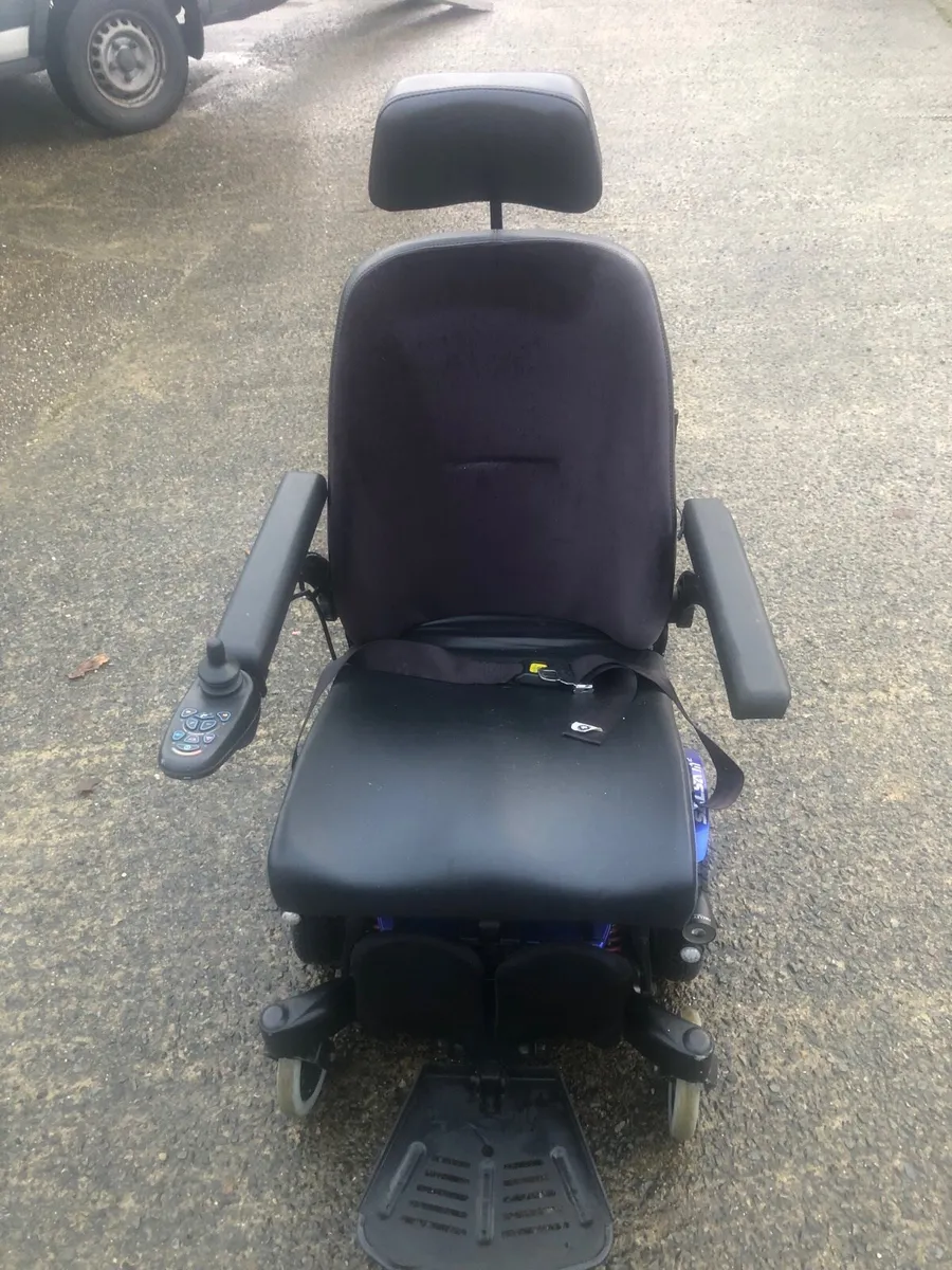 Electric wheelchair - Image 3