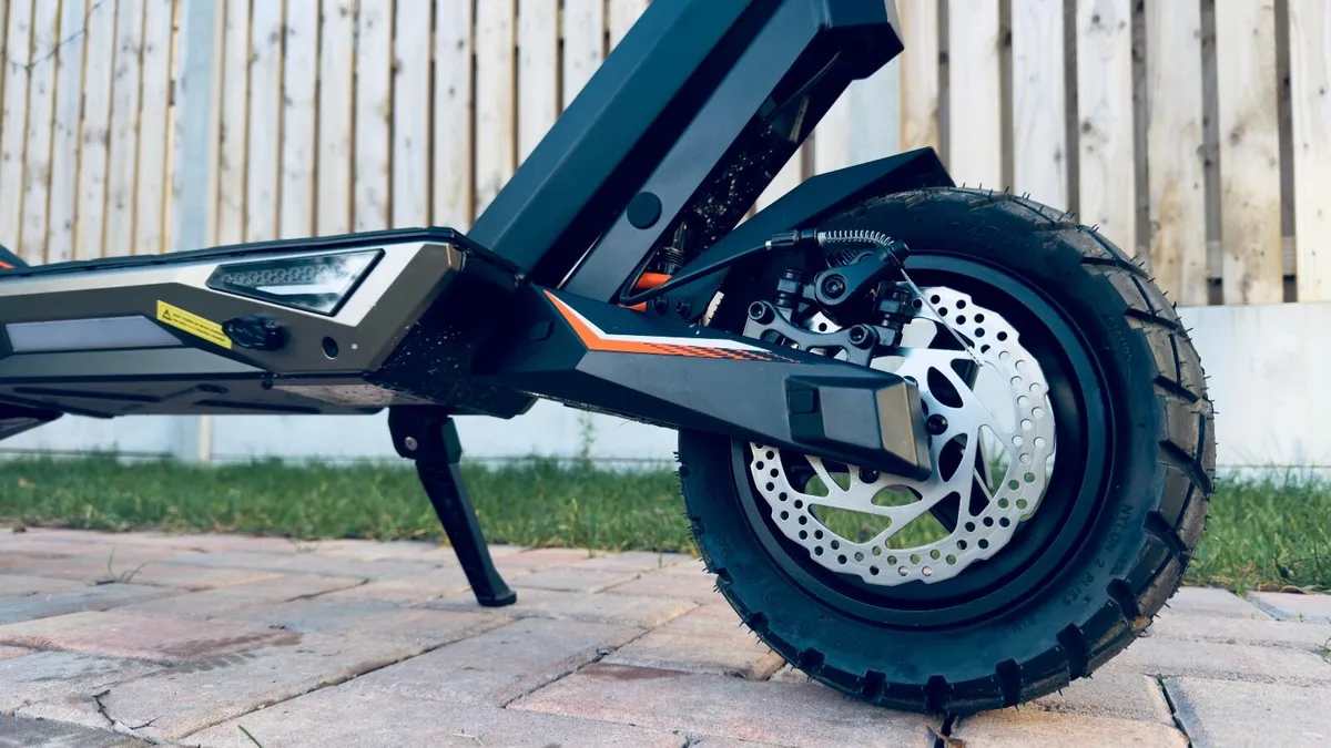 Kukirin T3 E-scooter (USED ONCE FOR REVIEW) - Image 1