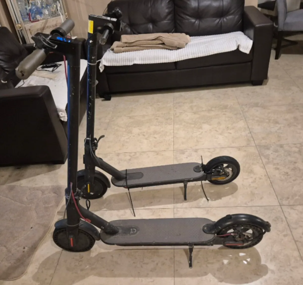 JOB LOT OF ELECTRICALS SCOOTERS ONE WORKS AND THE - Image 1