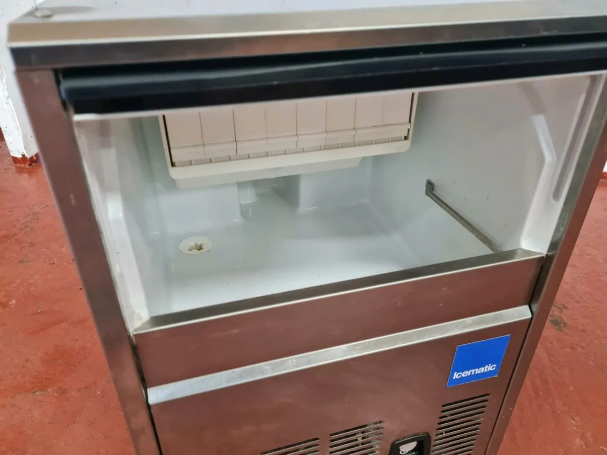 Icematic CS25 Ice Machine - Image 2