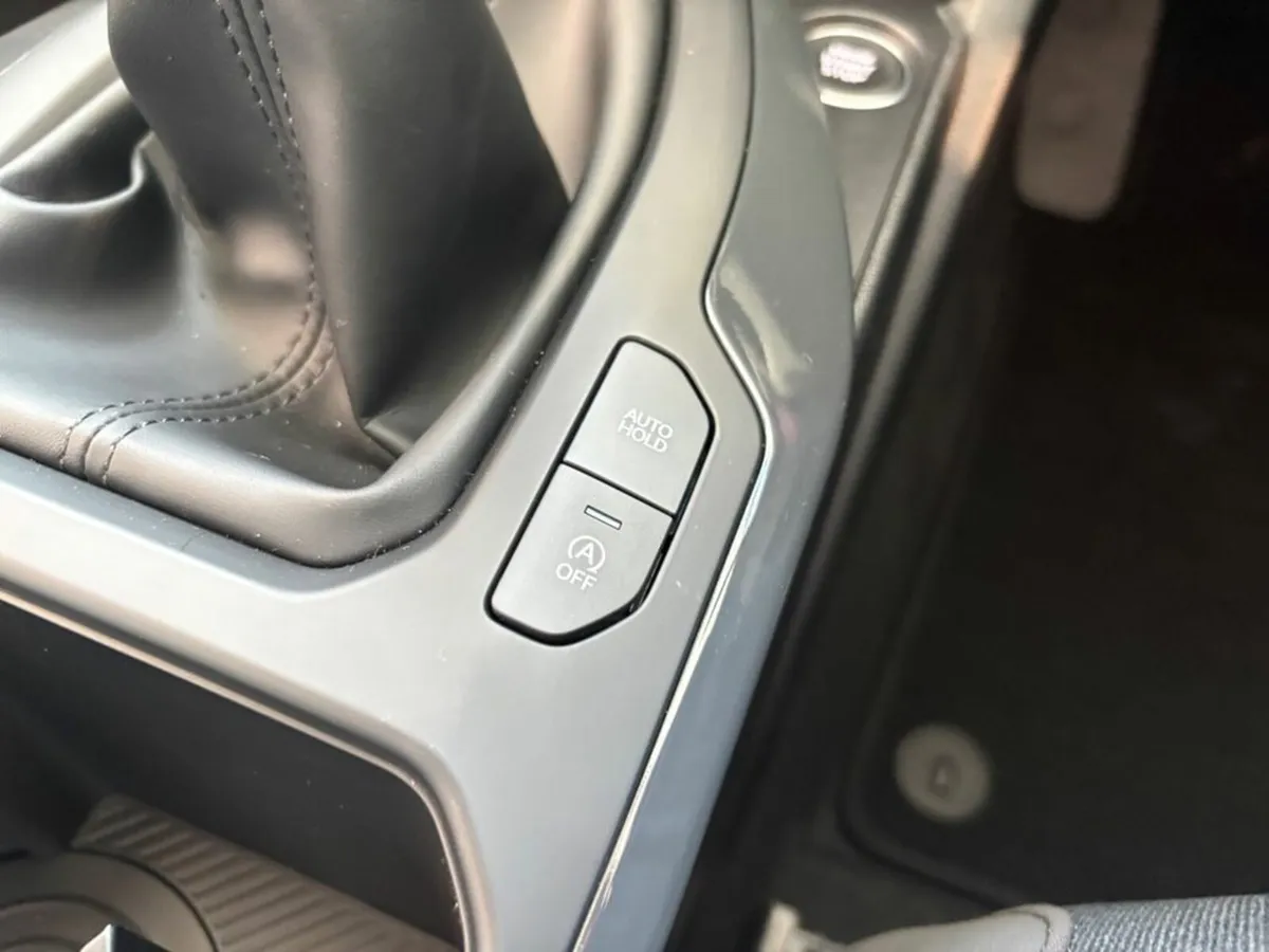 Kia K4 5 door K2 spec Commercial, **3.9% finance** - Image 3