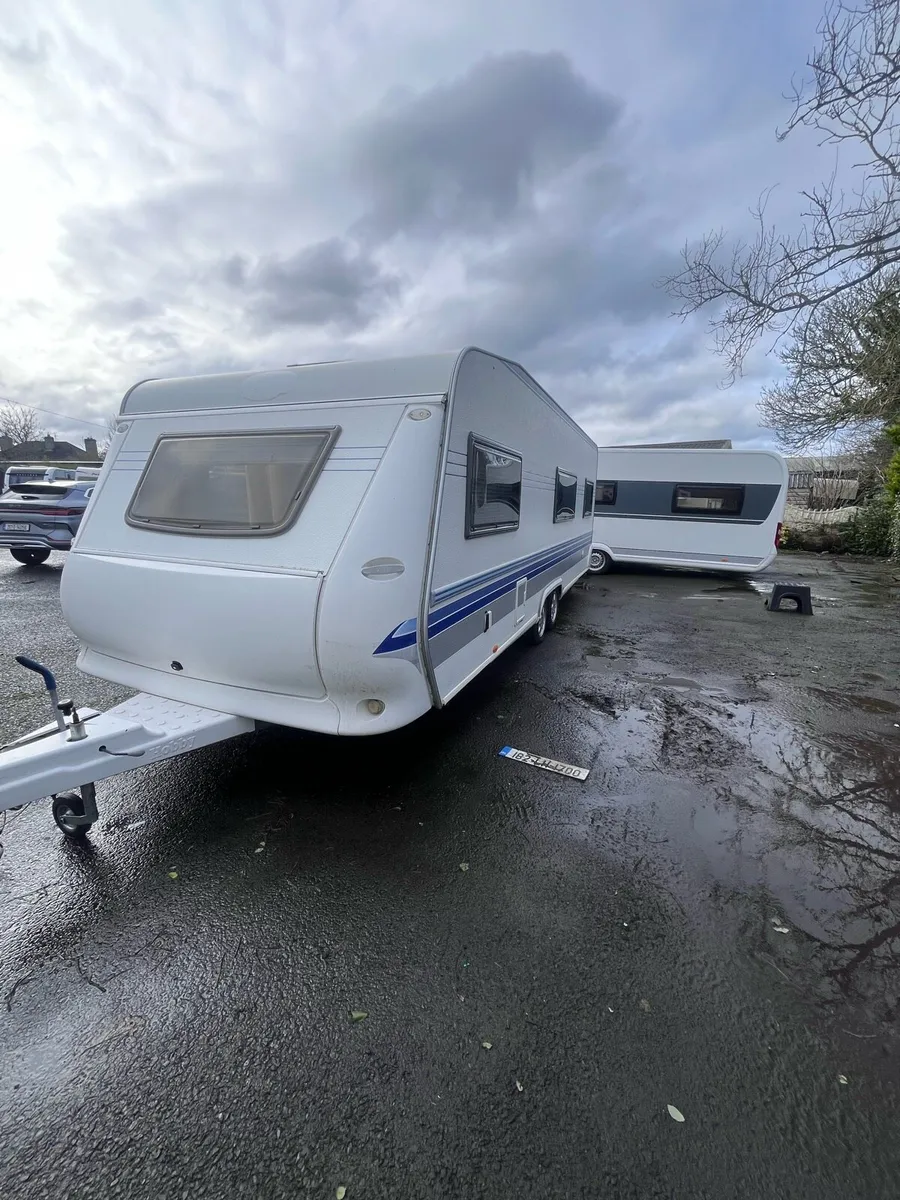 Hobby prestige 5 berth fixed bedroom - Image 4