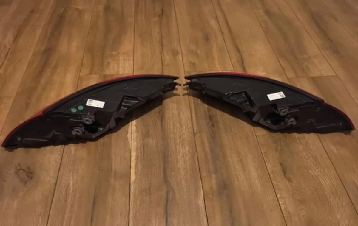 Audi TT Mk3 Rear Left & Right Led Lights - Image 2
