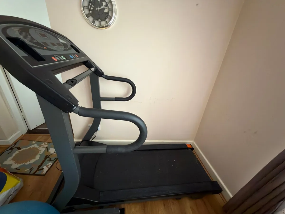 Tread mill & bicycle for free - Image 1