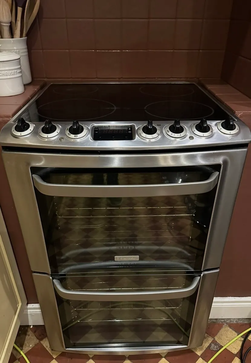 Electrolux Electric Cooker - Chrome - Image 2