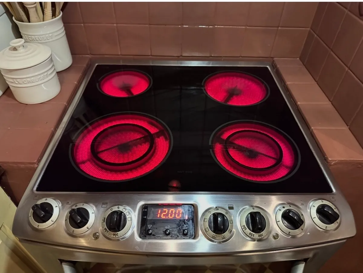 Electrolux Electric Cooker - Chrome - Image 3