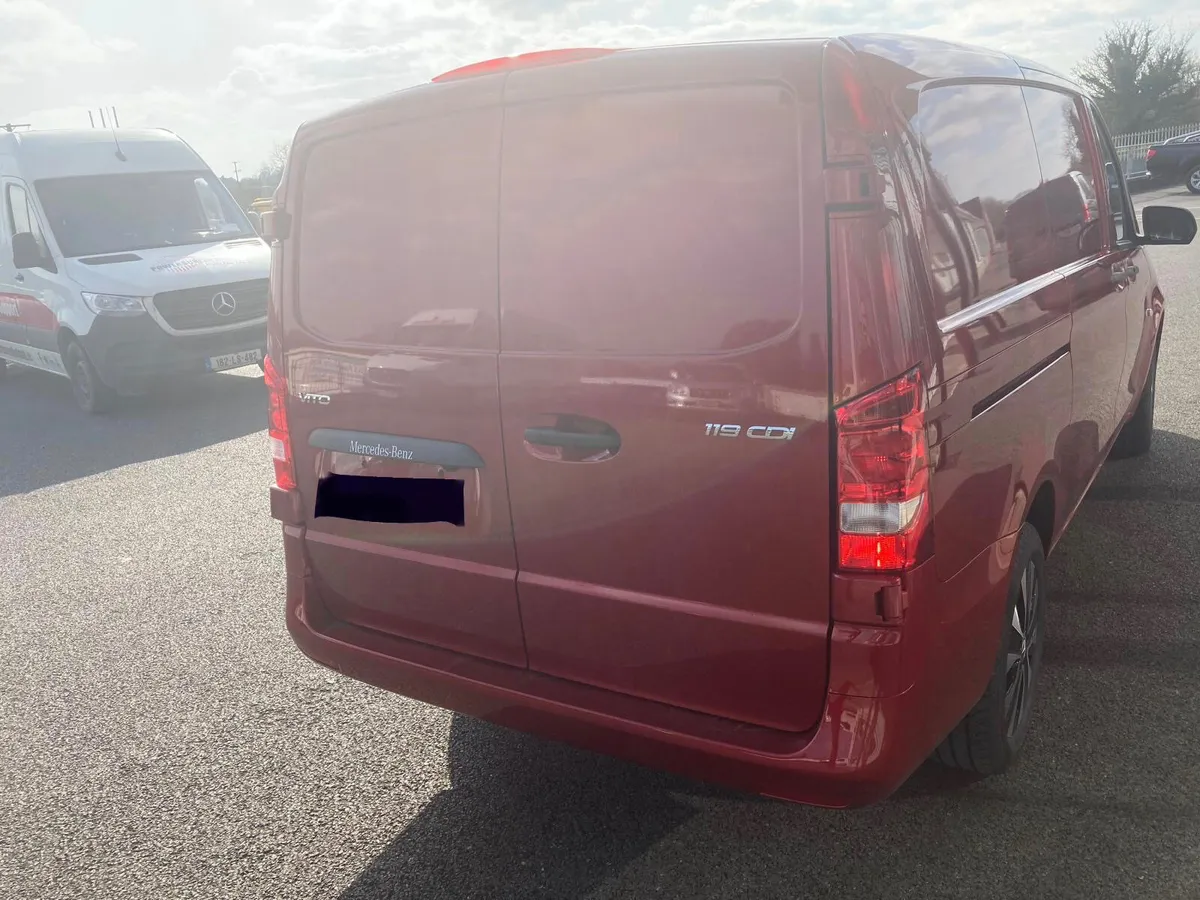 2022 Mercedes-Benz Vito 119 Elegance Auto - Image 3