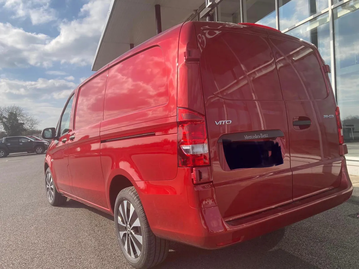 2022 Mercedes-Benz Vito 119 Elegance Auto - Image 2