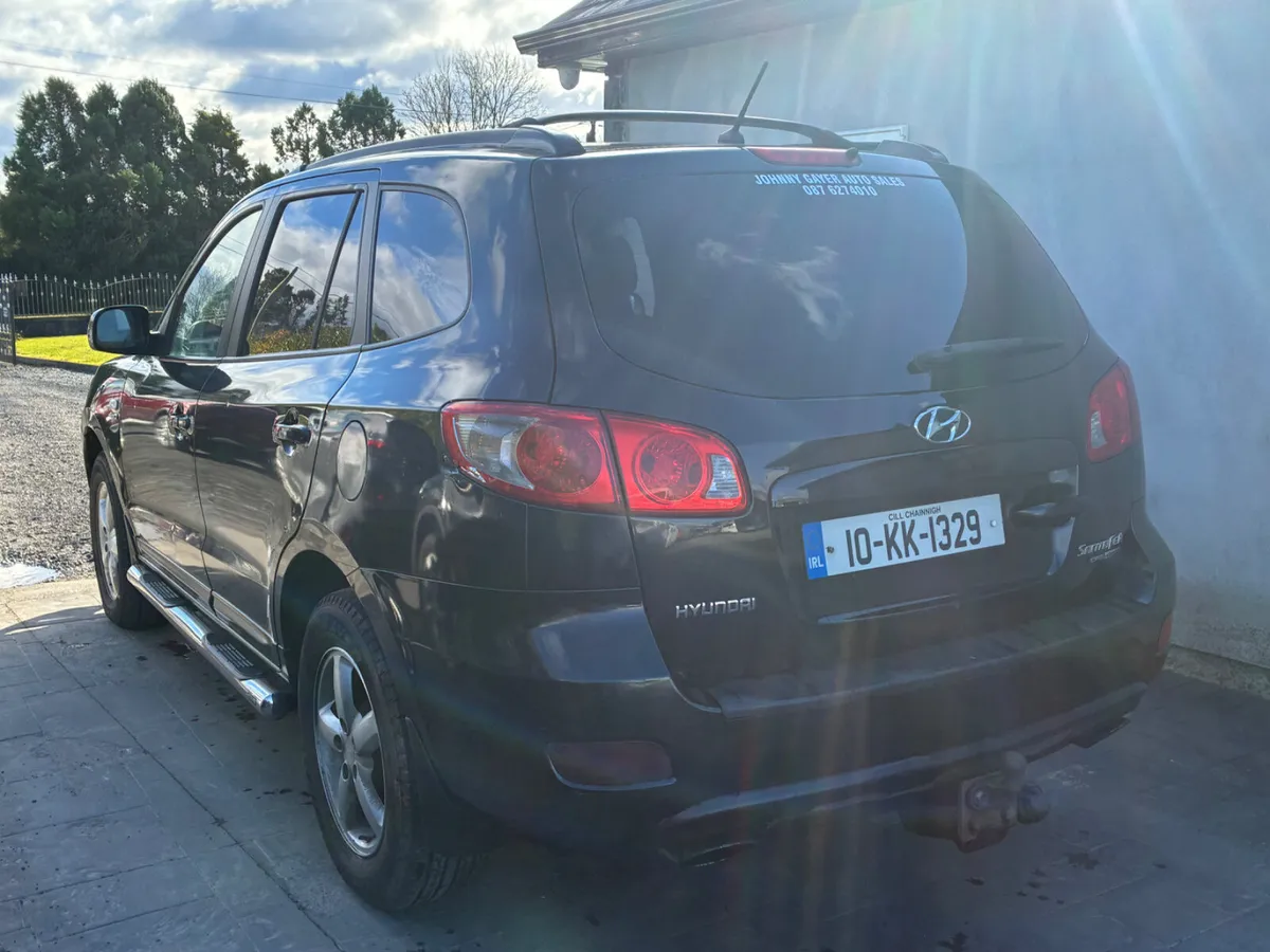 Hyundai Santa Fe 2010 - Image 4
