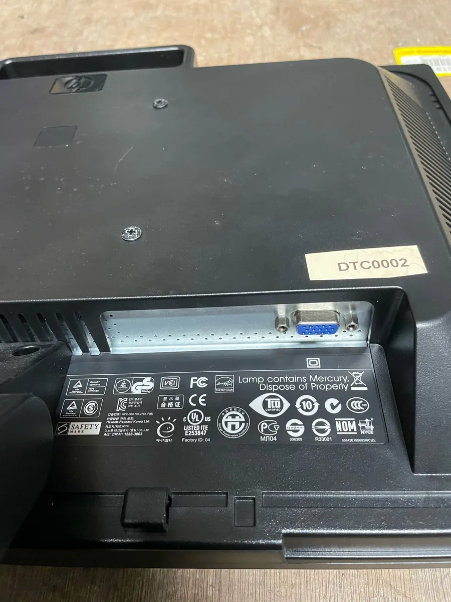 HP LE1901w Monitor - Image 3