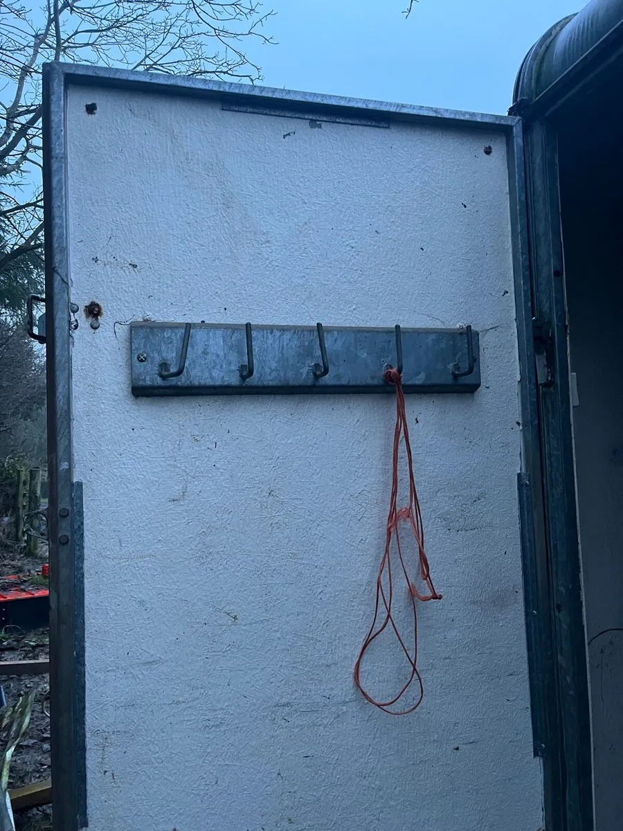 Fautras horse box - Image 4