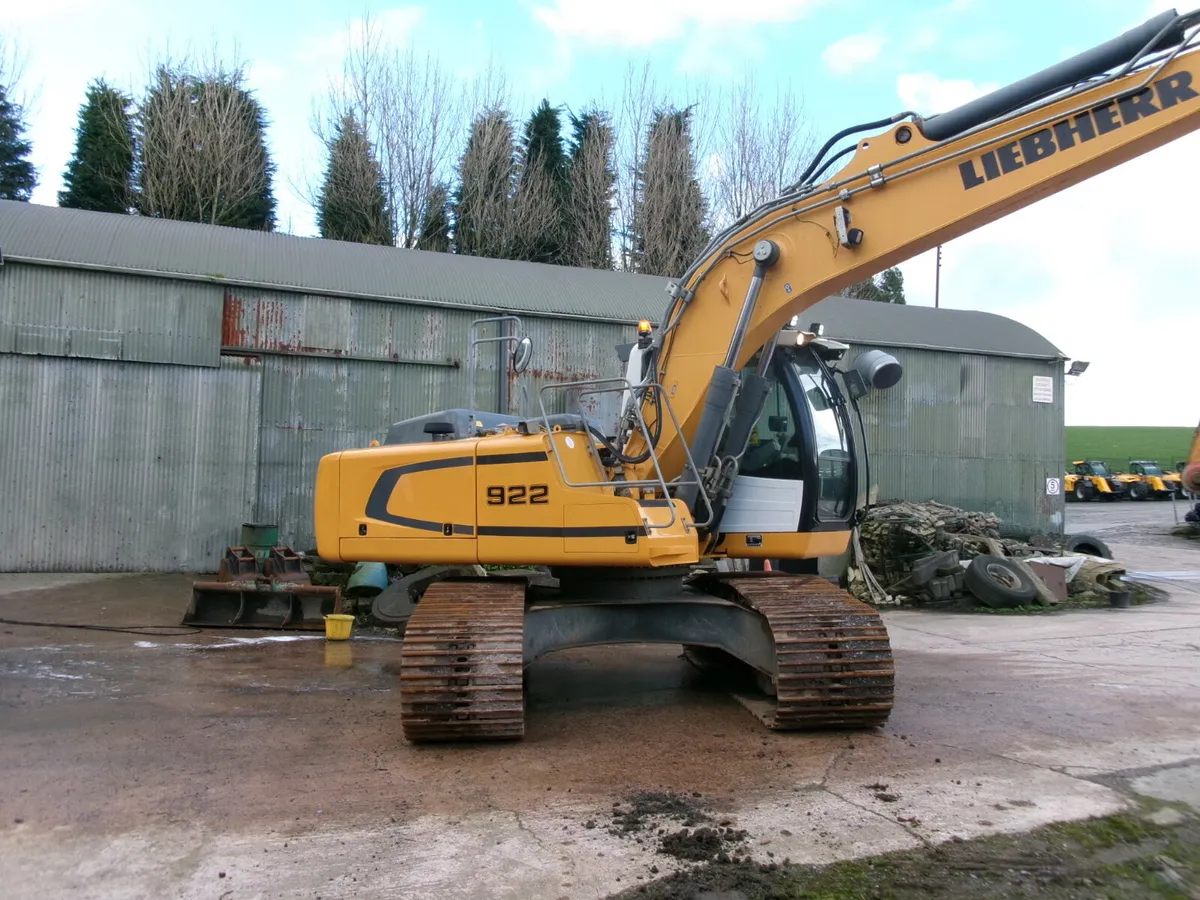 Liebherr R922 - Image 2