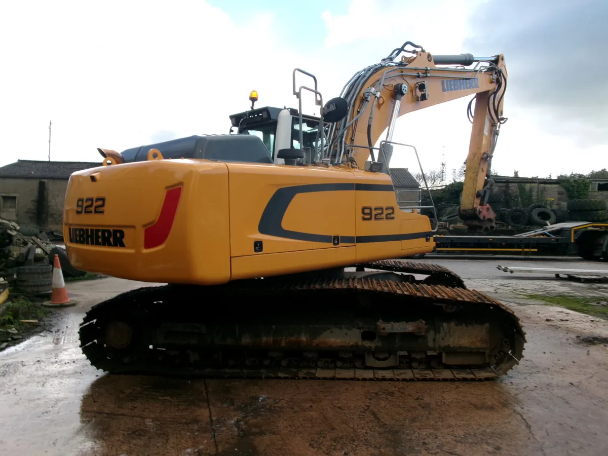 Liebherr R922 - Image 4