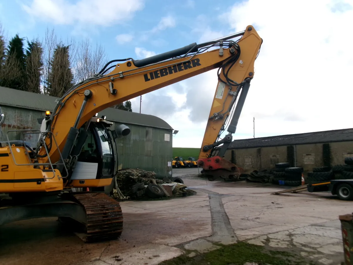 Liebherr R922 - Image 3