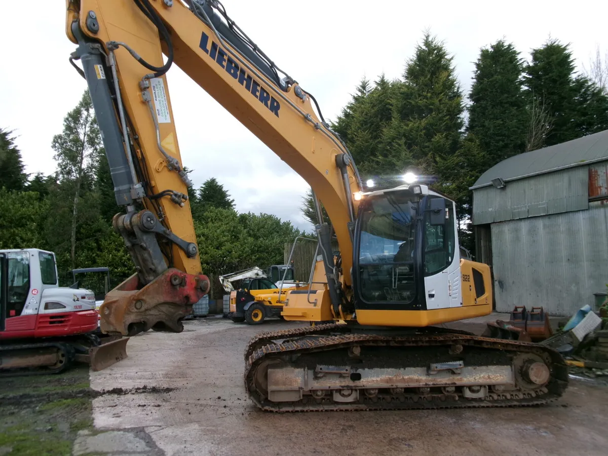 Liebherr R922 - Image 1