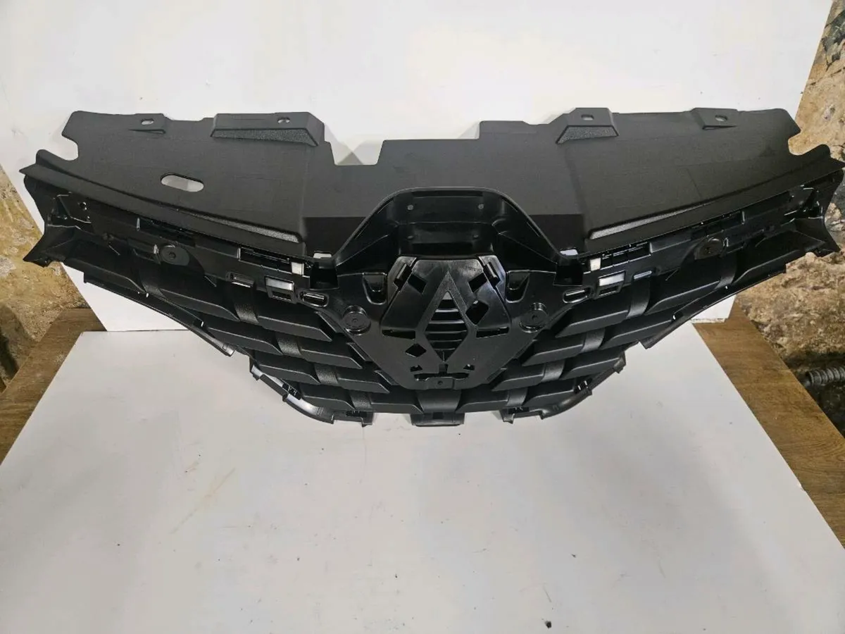 2019-2023 renault clio front Grille new original - Image 1