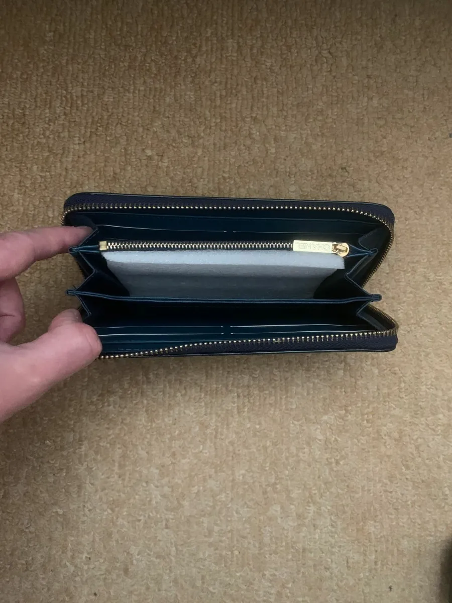 Womens Wallet - Image 1