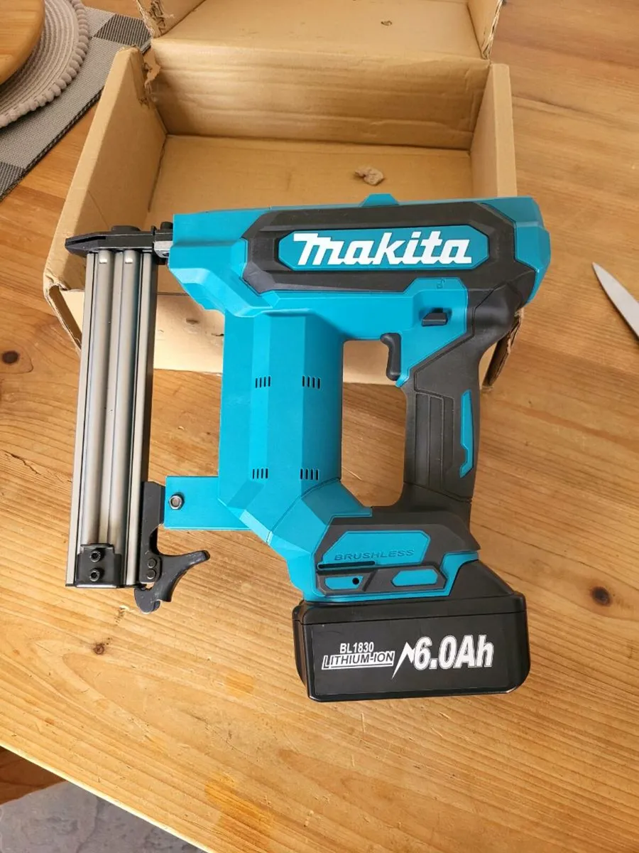 Makita Brad nailer 18v - Image 3