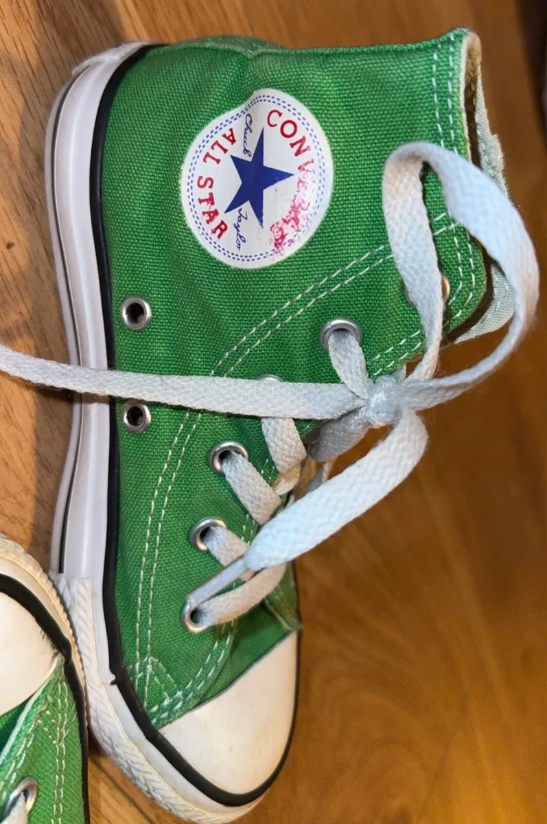 Go green Converse trainers - Image 3