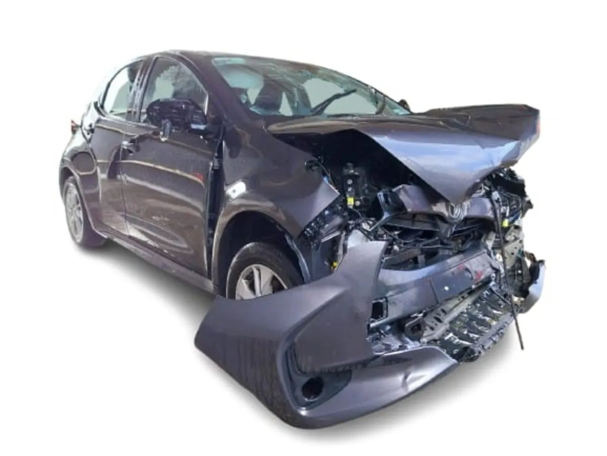 2021 TOYOTA YARIS For Breaking/Dismantling - Image 2