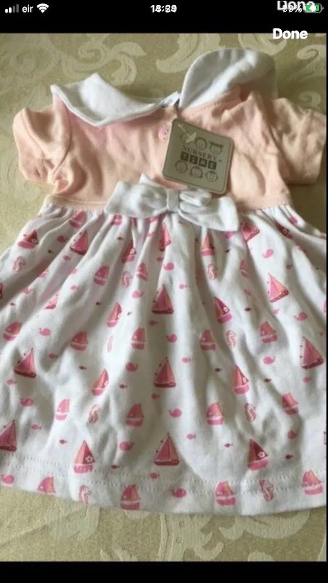 Girls BNWT newborn dress €5 - Image 2