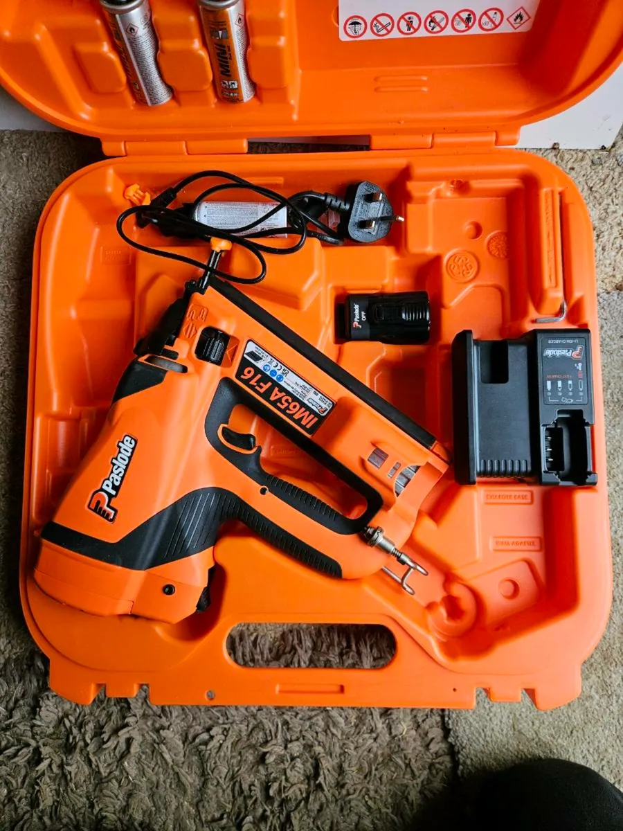 Paslode Second Fix Cordless Gas Nail Gun - Image 4