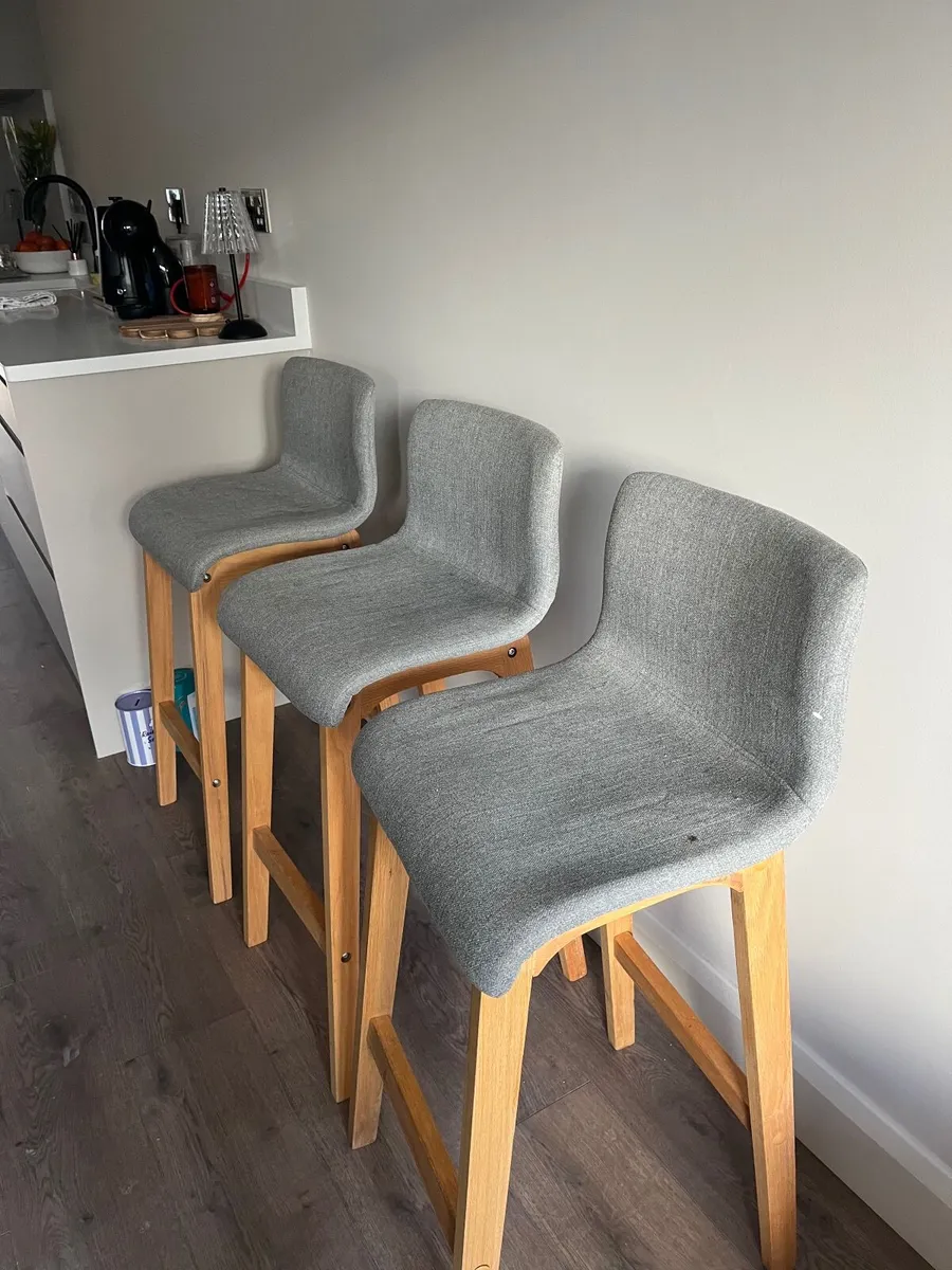 High stools - Image 1