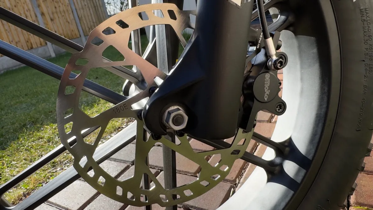 Emoko EC20 E-bike (UNLOCKED) Used Once For Review - Image 3