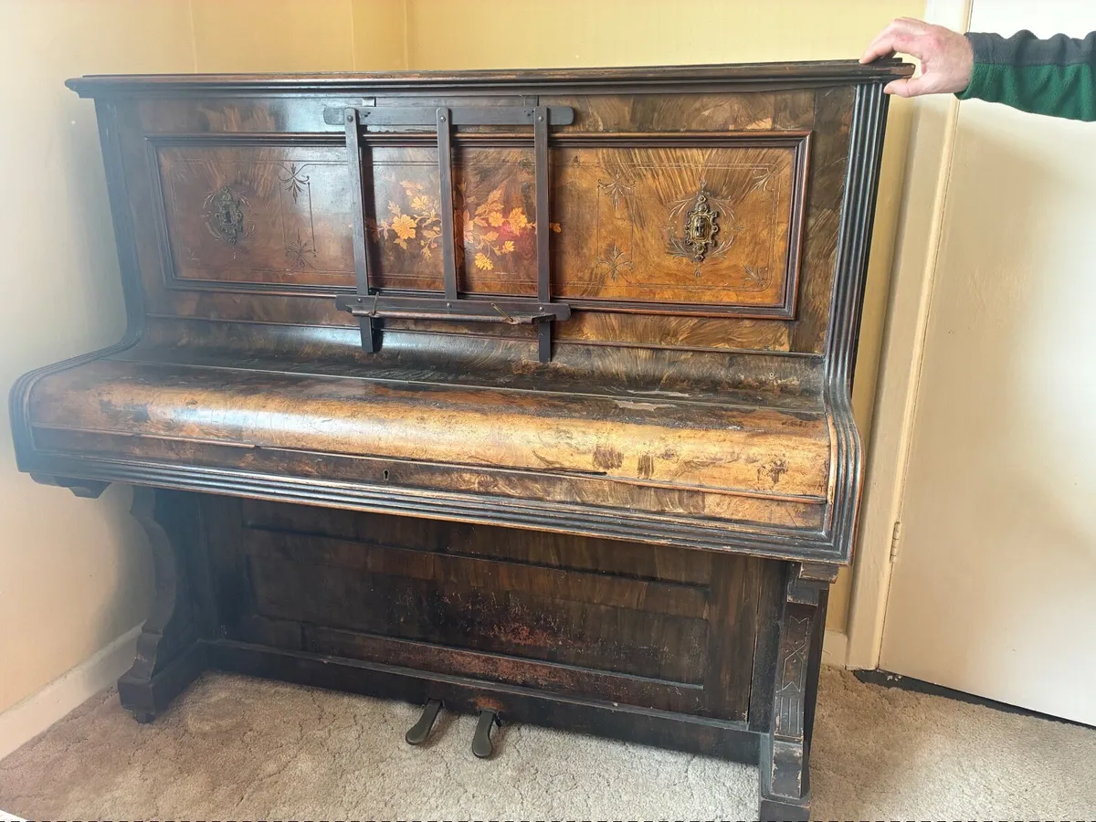 Upright piano - Image 2