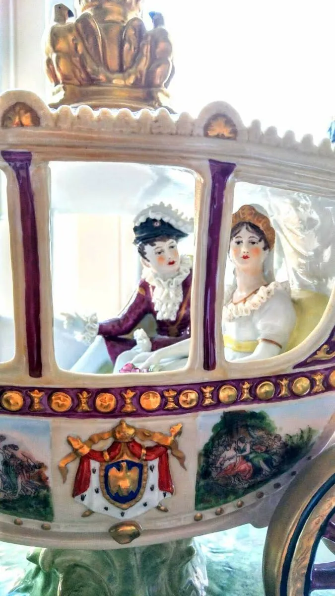 Napoleon wedding carriage. - Image 2