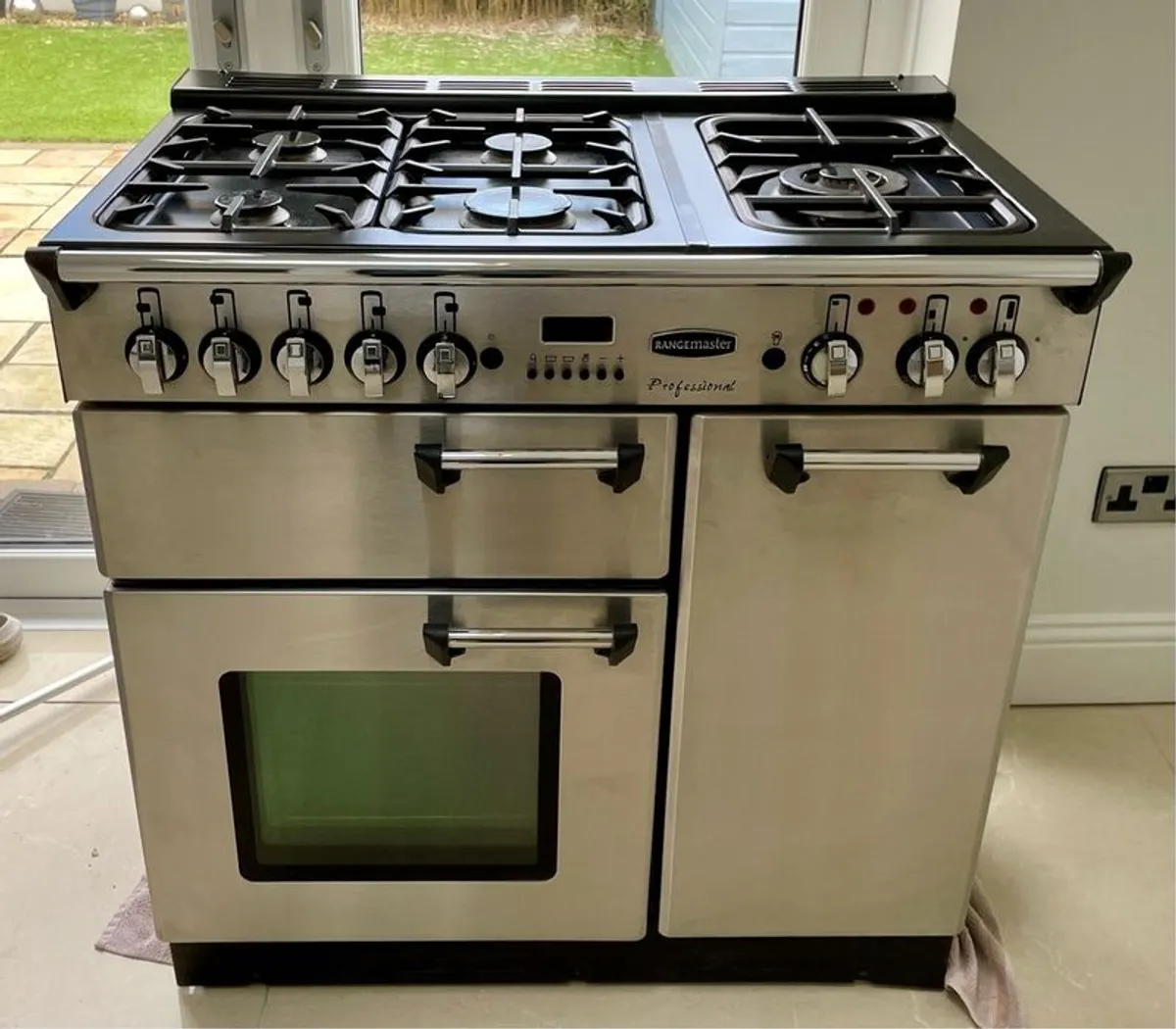 RANGEmaster Professional - Gas Hob, Electric Ovens - Image 1