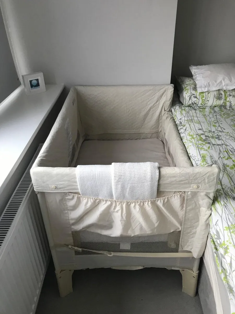 Arms Reach Universal Co-Sleeper - twins friendly - Image 2