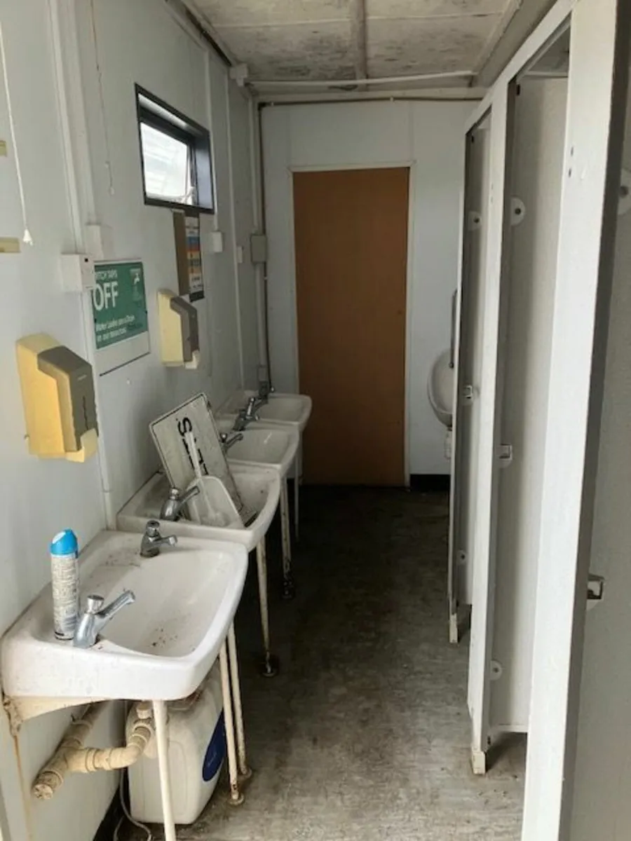 Mobile Toilet Unit - Image 3