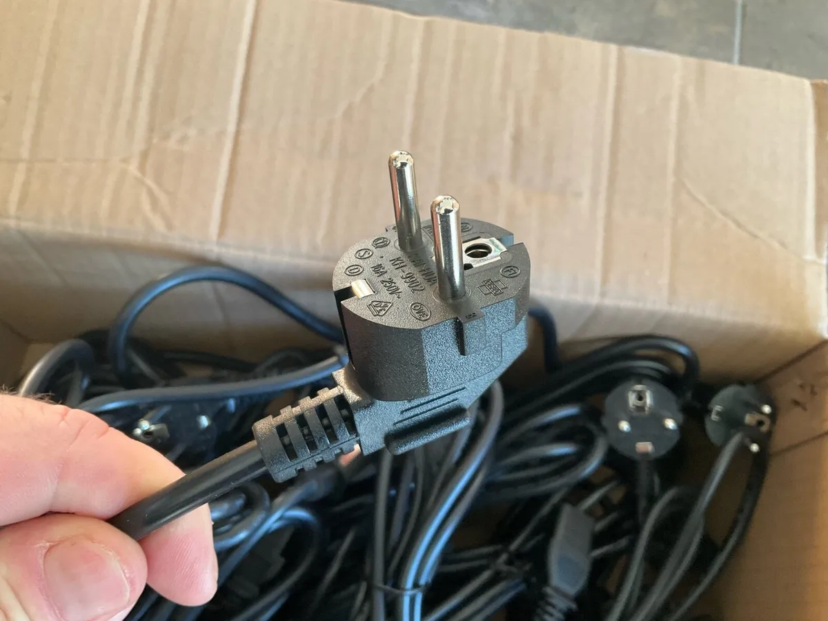 IEC power cables x 16 Eu plug - Image 3