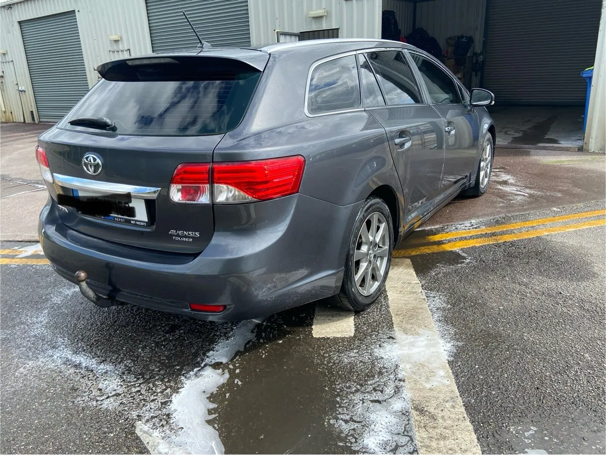 Toyota estate - Image 3