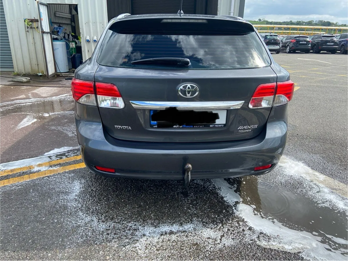 Toyota estate - Image 4